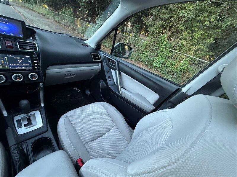 2016 Subaru Forester 2.5i Premium - Photo 19 - Portland, OR 97202