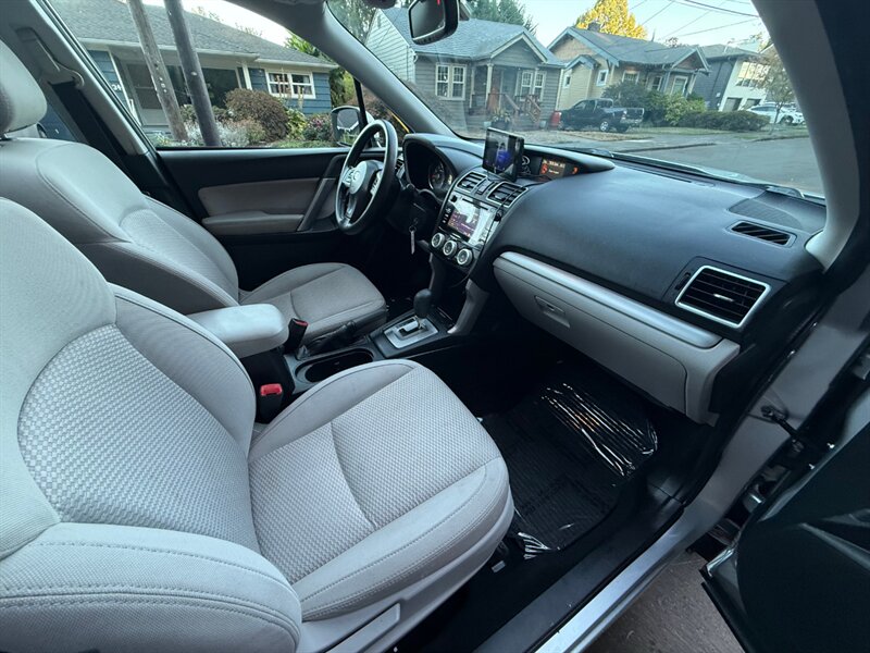 2016 Subaru Forester 2.5i Premium - Photo 13 - Portland, OR 97202