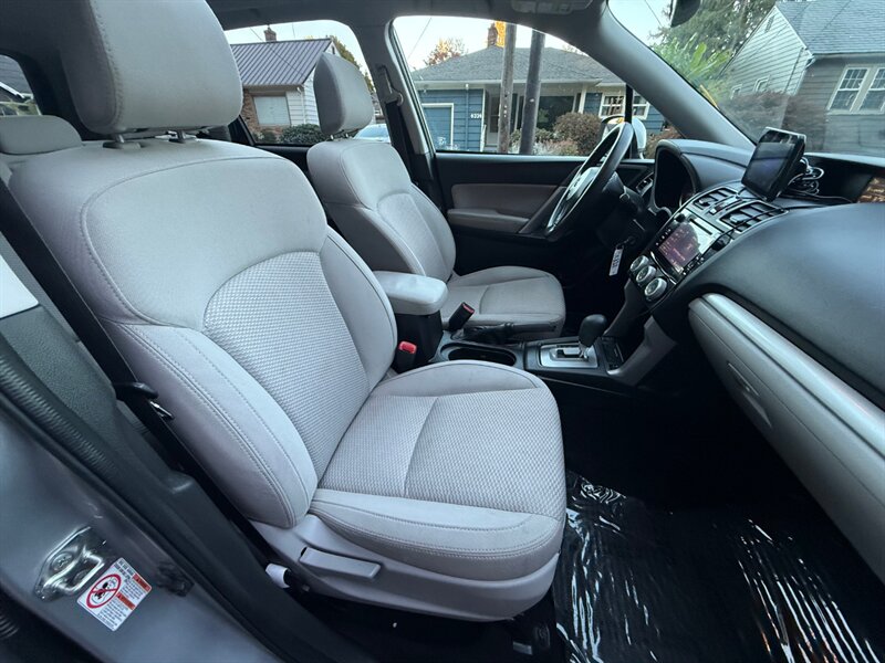 2016 Subaru Forester 2.5i Premium - Photo 14 - Portland, OR 97202