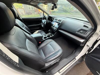 2017 Subaru Outback 3.6R Limited   - Photo 10 - Portland, OR 97202