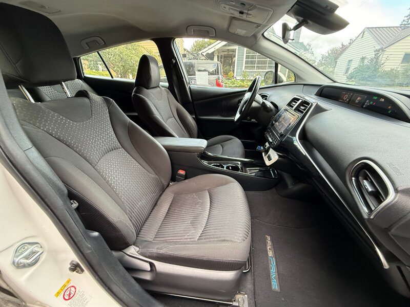 2018 Toyota Prius Prime Premium - Photo 10 - Portland, OR 97202