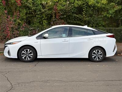 2018 Toyota Prius Prime Premium - Photo 2 - Portland, OR 97202