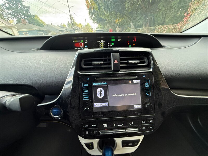 2018 Toyota Prius Prime Premium - Photo 14 - Portland, OR 97202