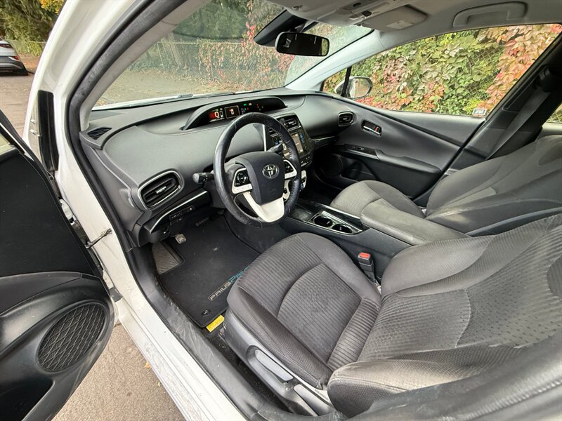 2018 Toyota Prius Prime Premium - Photo 7 - Portland, OR 97202