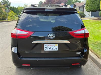 2015 Toyota Sienna Limited 7-Passenger   - Photo 5 - Portland, OR 97202