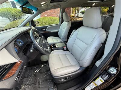 2015 Toyota Sienna Limited 7-Passenger   - Photo 9 - Portland, OR 97202