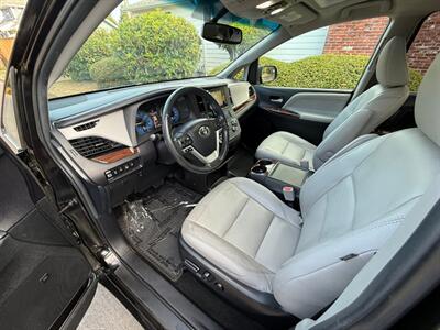 2015 Toyota Sienna Limited 7-Passenger   - Photo 8 - Portland, OR 97202
