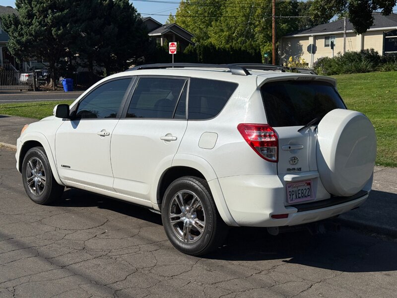 2012 Toyota RAV4 Limited - Photo 3 - Portland, OR 97202