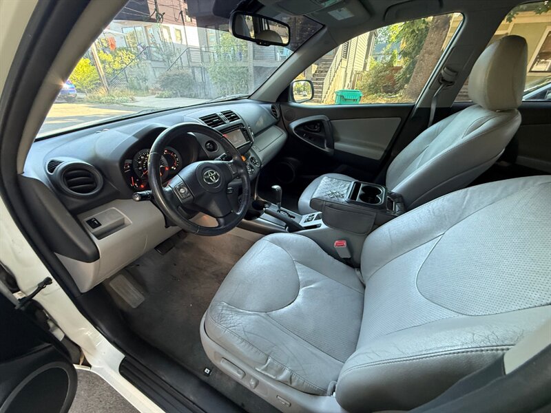 2012 Toyota RAV4 Limited - Photo 10 - Portland, OR 97202
