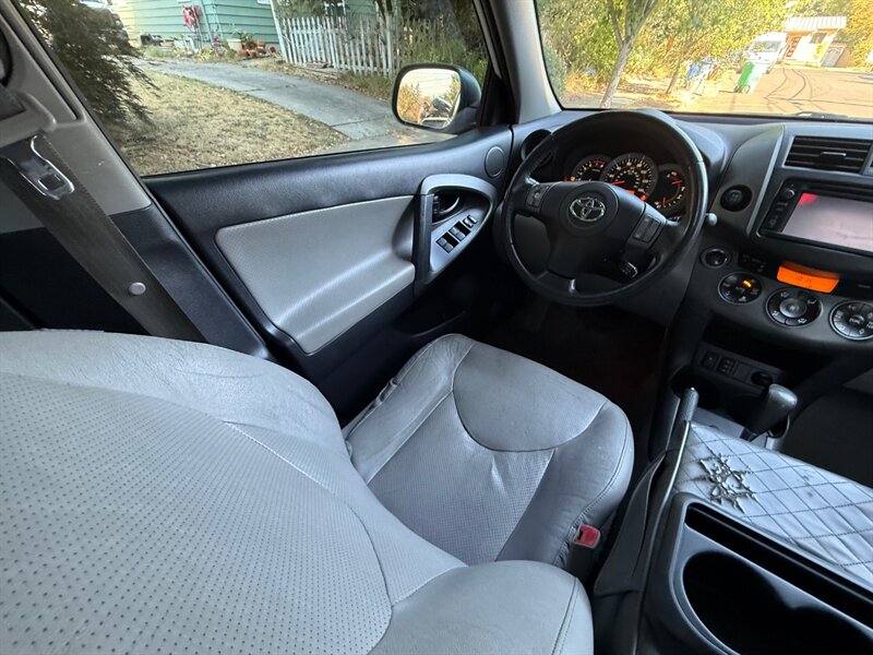 2012 Toyota RAV4 Limited - Photo 19 - Portland, OR 97202