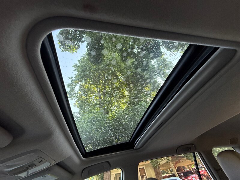 2012 Toyota RAV4 Limited - Photo 9 - Portland, OR 97202
