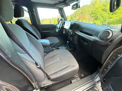 2017 Jeep Wrangler Unlimited Sport S   - Photo 13 - Portland, OR 97202