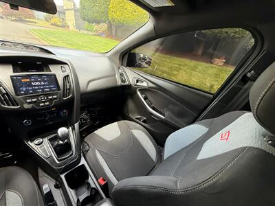2017 Ford Focus ST   - Photo 18 - Portland, OR 97202