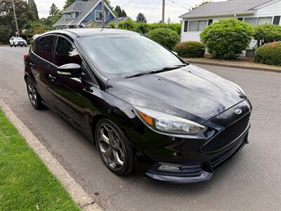 2017 Ford Focus ST   - Photo 6 - Portland, OR 97202