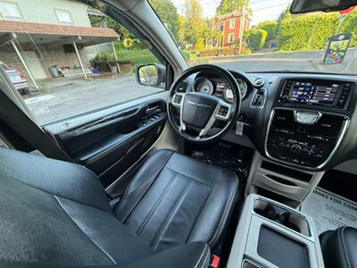 2016 Chrysler Town & Country Touring - Photo 19 - Portland, OR 97202