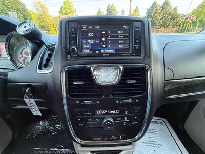 2016 Chrysler Town & Country Touring - Photo 17 - Portland, OR 97202