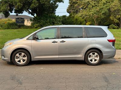 2017 Toyota Sienna L 7-Passenger   - Photo 2 - Portland, OR 97202