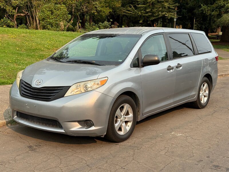 2017 Toyota Sienna L 7-Passenger   - Photo 1 - Portland, OR 97202