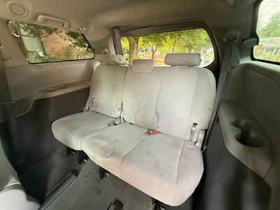 2017 Toyota Sienna L 7-Passenger   - Photo 14 - Portland, OR 97202