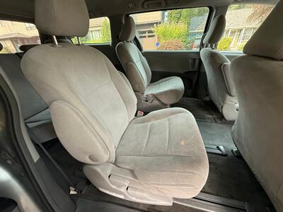 2017 Toyota Sienna L 7-Passenger   - Photo 11 - Portland, OR 97202