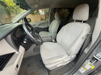 2017 Toyota Sienna L 7-Passenger   - Photo 8 - Portland, OR 97202