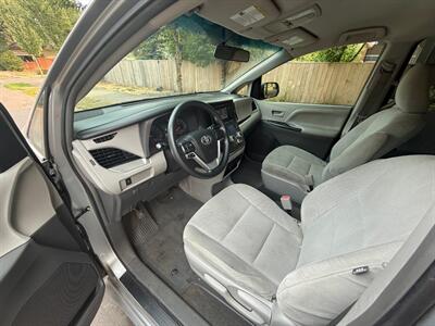 2017 Toyota Sienna L 7-Passenger   - Photo 7 - Portland, OR 97202