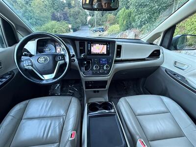2015 Toyota Sienna XLE Premium 8-Passenger   - Photo 17 - Portland, OR 97202