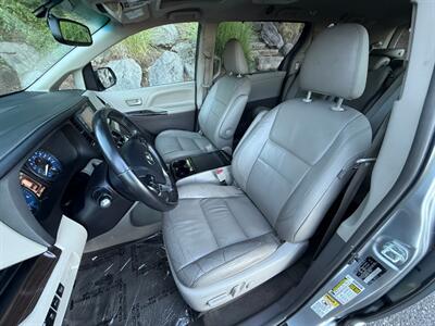 2015 Toyota Sienna XLE Premium 8-Passenger   - Photo 8 - Portland, OR 97202