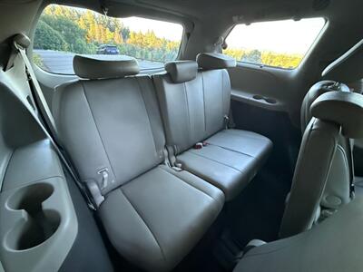 2015 Toyota Sienna XLE Premium 8-Passenger   - Photo 13 - Portland, OR 97202