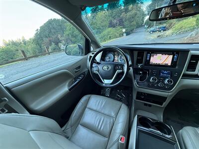 2015 Toyota Sienna XLE Premium 8-Passenger   - Photo 20 - Portland, OR 97202