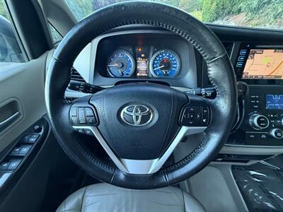 2015 Toyota Sienna XLE Premium 8-Passenger   - Photo 21 - Portland, OR 97202