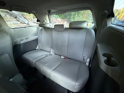 2015 Toyota Sienna XLE Premium 8-Passenger   - Photo 15 - Portland, OR 97202