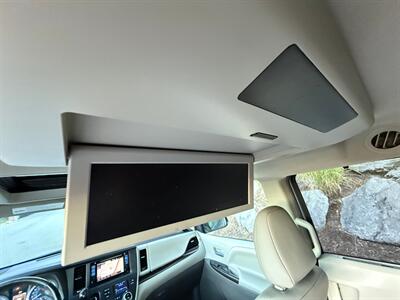 2015 Toyota Sienna XLE Premium 8-Passenger   - Photo 16 - Portland, OR 97202