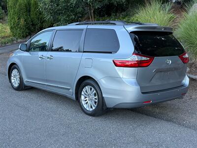 2015 Toyota Sienna XLE Premium 8-Passenger   - Photo 3 - Portland, OR 97202