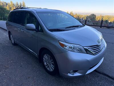 2015 Toyota Sienna XLE Premium 8-Passenger   - Photo 6 - Portland, OR 97202
