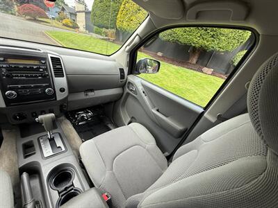 2012 Nissan Frontier SV V6 - Photo 16 - Portland, OR 97202