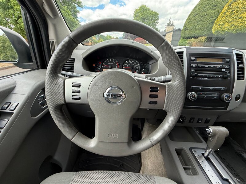 2012 Nissan Frontier SV V6 - Photo 18 - Portland, OR 97202