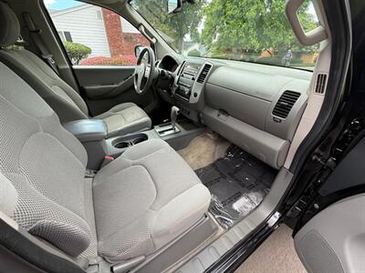 2012 Nissan Frontier SV V6 - Photo 10 - Portland, OR 97202