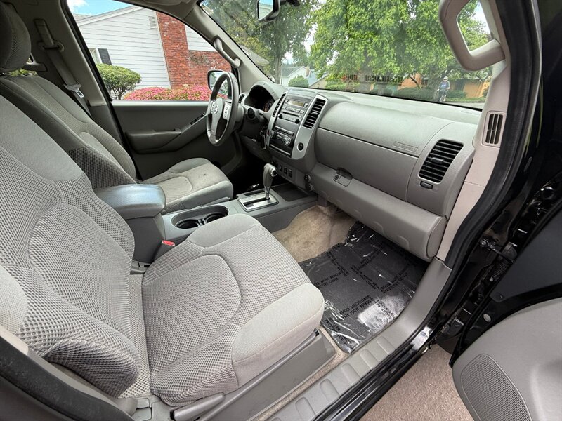 2012 Nissan Frontier SV V6 - Photo 10 - Portland, OR 97202