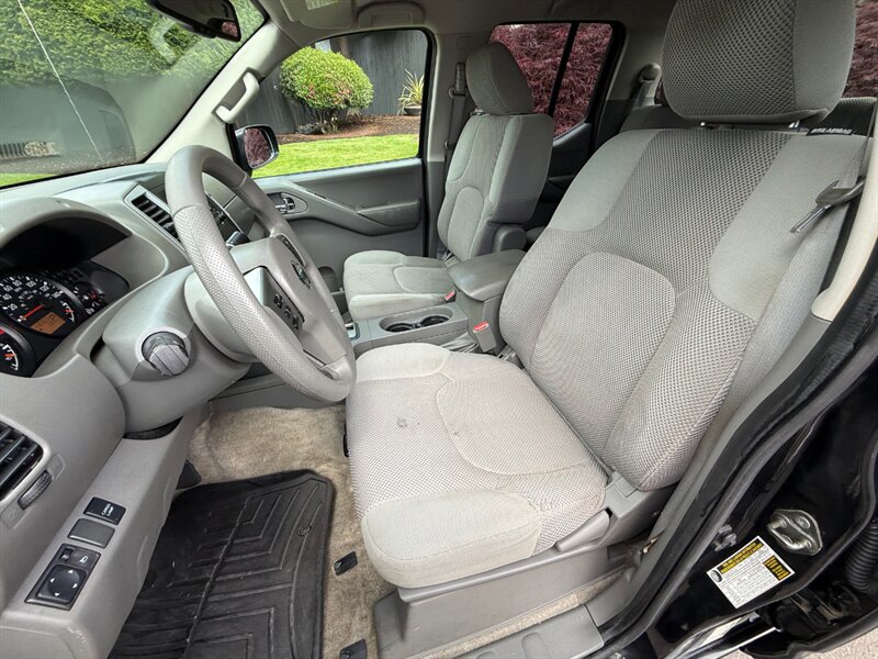 2012 Nissan Frontier SV V6 - Photo 9 - Portland, OR 97202