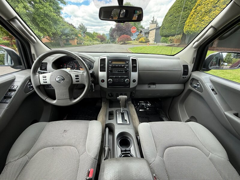 2012 Nissan Frontier SV V6 - Photo 14 - Portland, OR 97202
