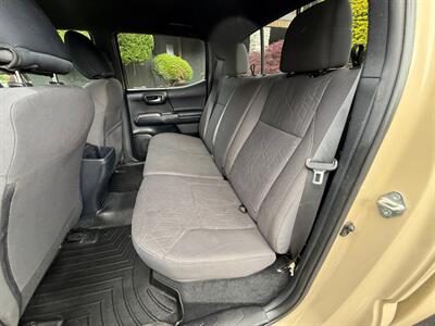 2017 Toyota Tacoma TRD Off-Road   - Photo 14 - Portland, OR 97202