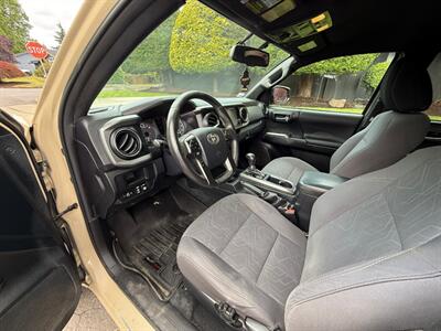 2017 Toyota Tacoma TRD Off-Road   - Photo 9 - Portland, OR 97202