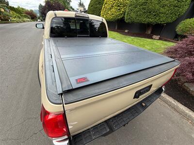 2017 Toyota Tacoma TRD Off-Road   - Photo 7 - Portland, OR 97202