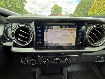 2017 Toyota Tacoma TRD Off-Road   - Photo 16 - Portland, OR 97202