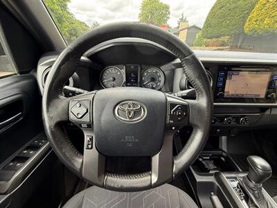 2017 Toyota Tacoma TRD Off-Road   - Photo 19 - Portland, OR 97202