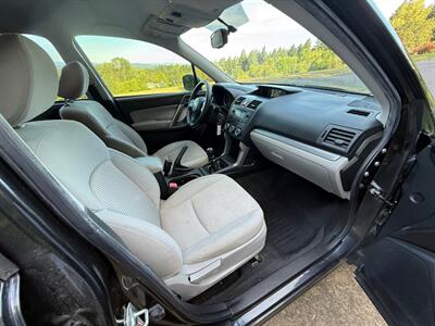 2015 Subaru Forester 2.5i   - Photo 11 - Portland, OR 97202