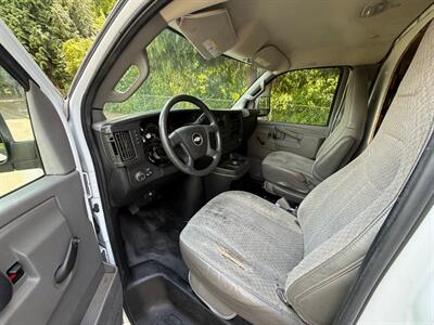 2017 Chevrolet Express 3500 box truck w/ tommy gate lift - Photo 11 - Portland, OR 97202