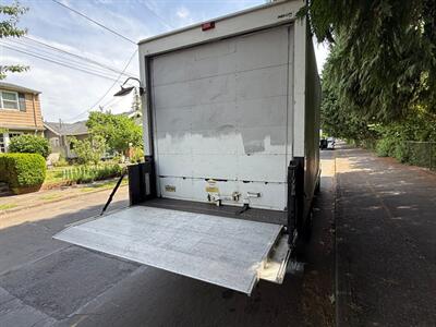 2017 Chevrolet Express 3500 box truck w/ tommy gate lift - Photo 7 - Portland, OR 97202
