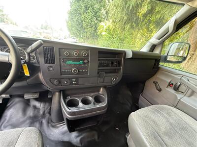 2017 Chevrolet Express 3500 box truck w/ tommy gate lift - Photo 13 - Portland, OR 97202